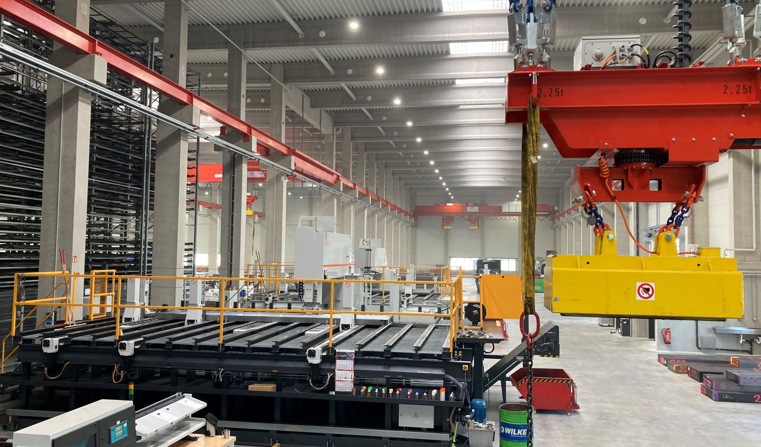 Kräne und Sägemaschinen