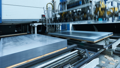Präzise Zuschnitte von Stahl- und Metalplatten bei EHG